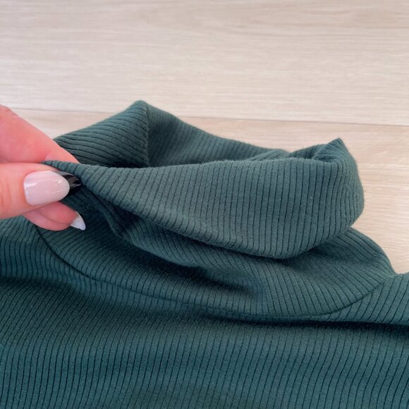 Levi's Ruched Turtleneck Top in Spruce Green (Lrg) Dark Academia / Classic Prep - Picture 4 of 12